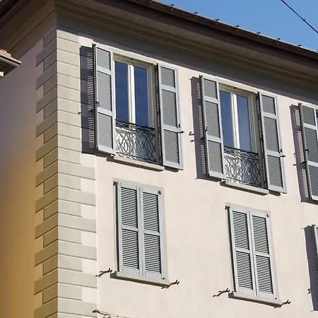 Giulini Lägenhet Como